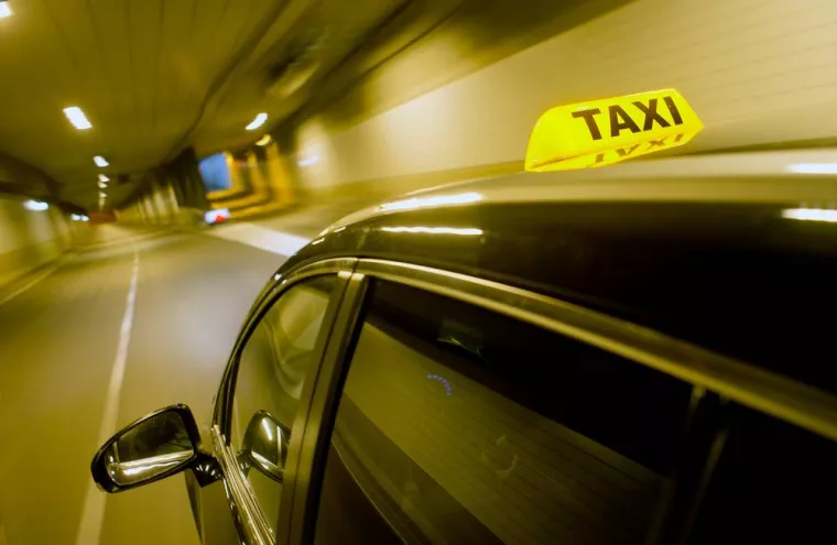 Réserver un taxi 7 places au départ de Douai pour un trajet longue distance, Douai, DN Driver